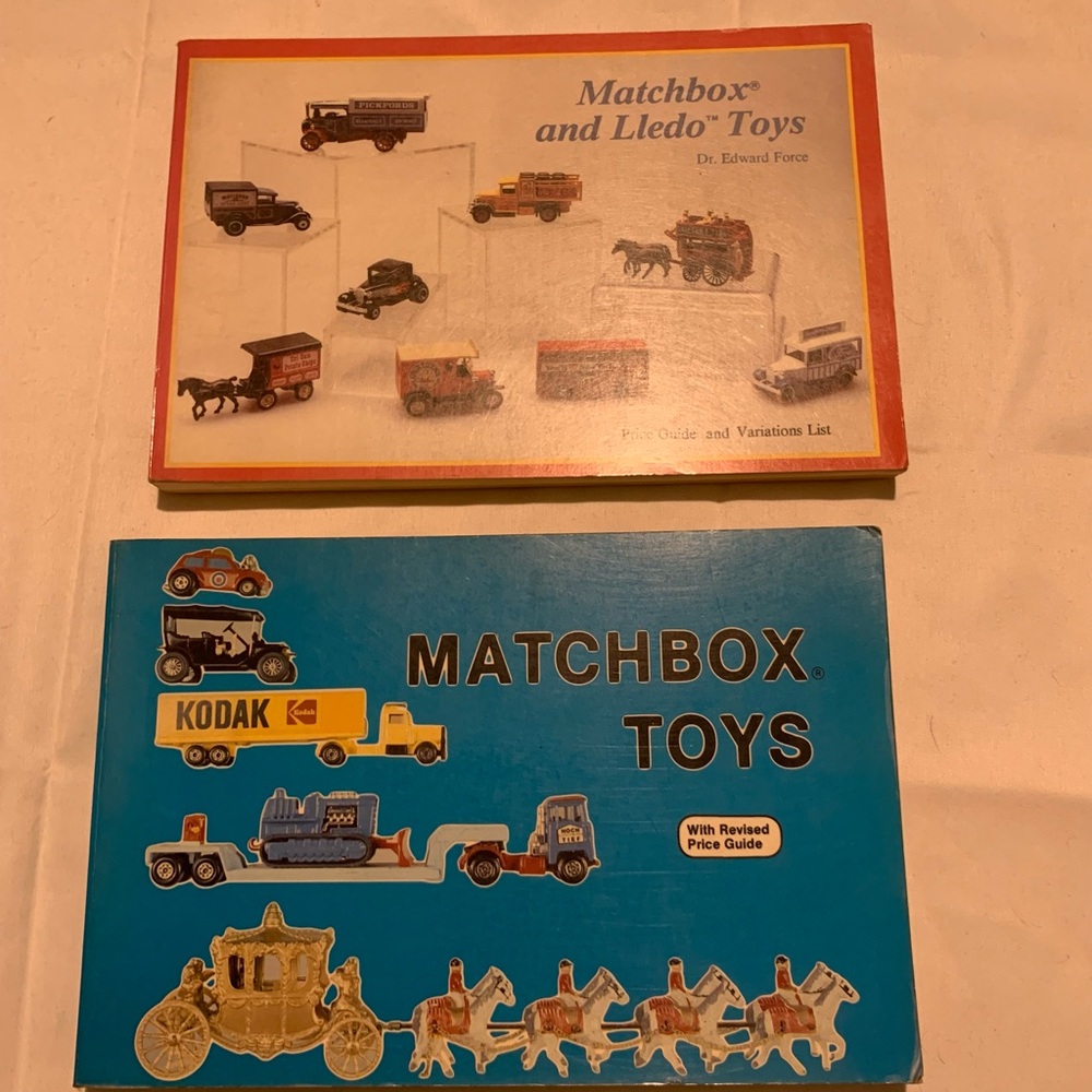 Match Toys book - Orange and Blue